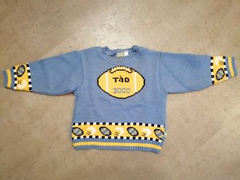 Pull bleu et jaune Taille 4 ans Mixte TAPE A L'OEIL (un peu taché)