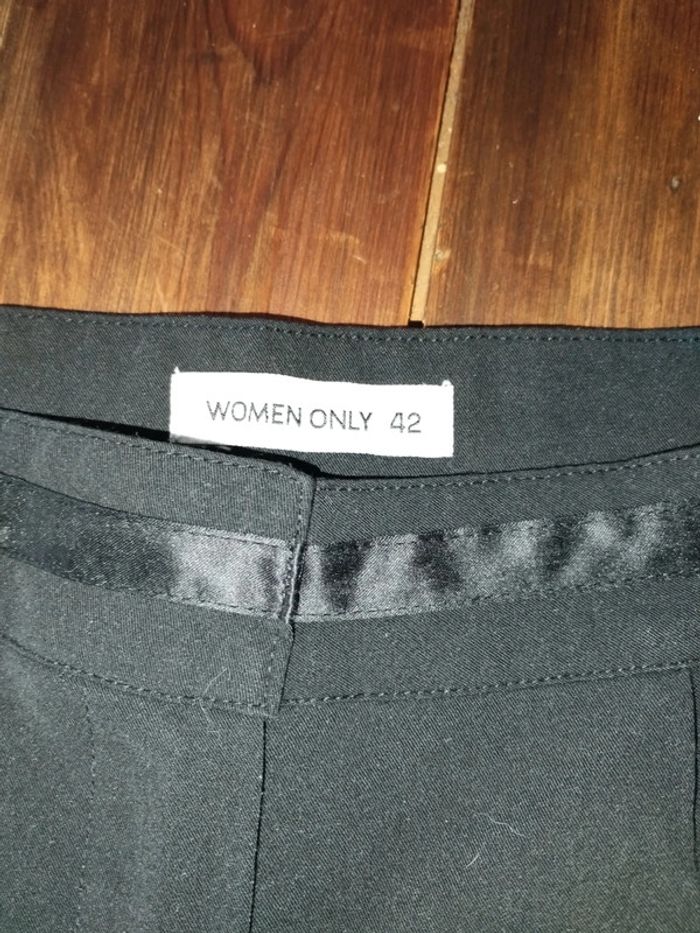 Short noir 42 - photo numéro 2