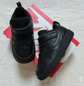 Nike chaussures baskets noires 23.5