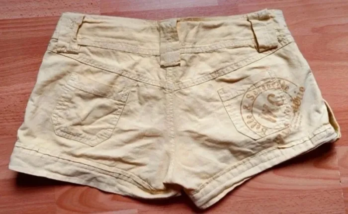 Short léger jaune clair pâle - photo numéro 2