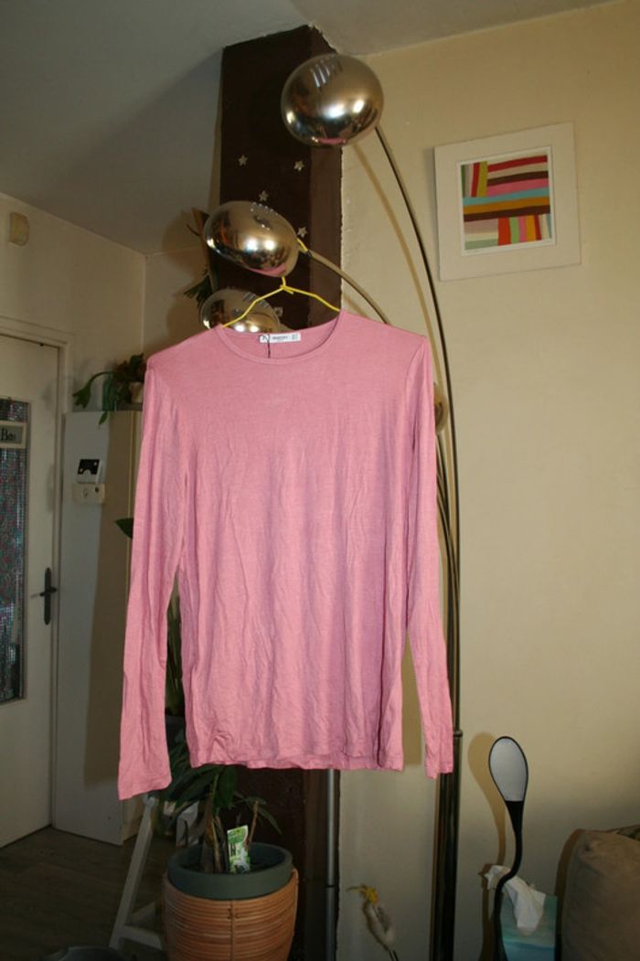 🌸Top fluide rose satiné manches longues collection actuelle Taille 38 "Mango" Neuf 🌸