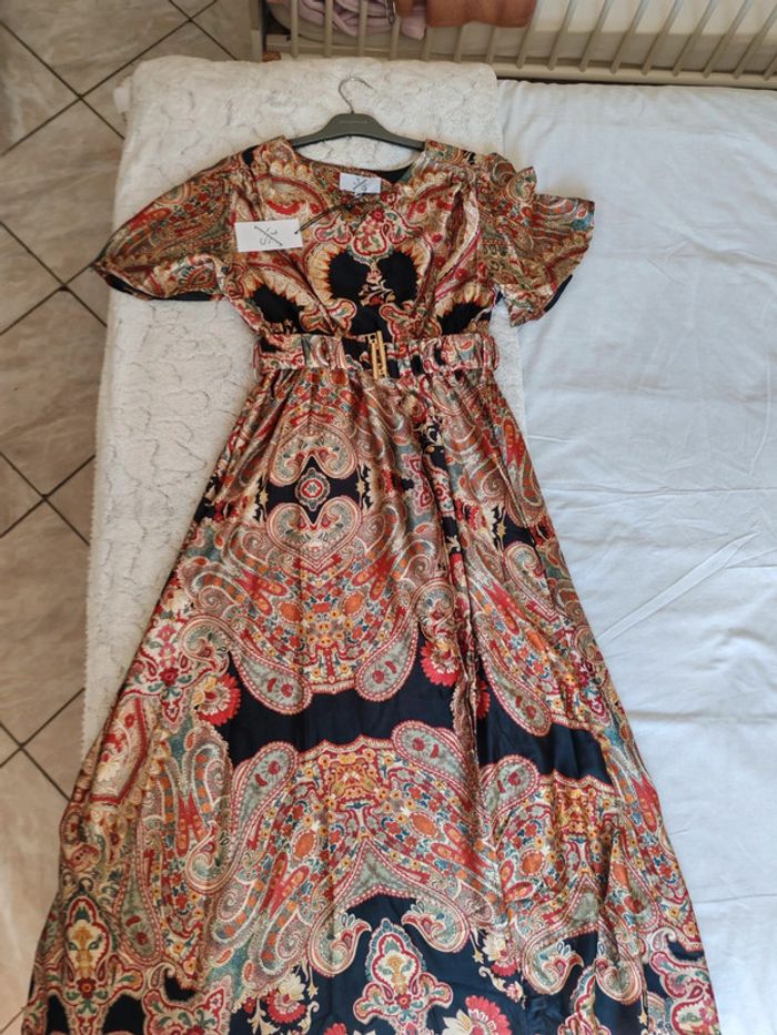 Robe longue neuve - photo numéro 9