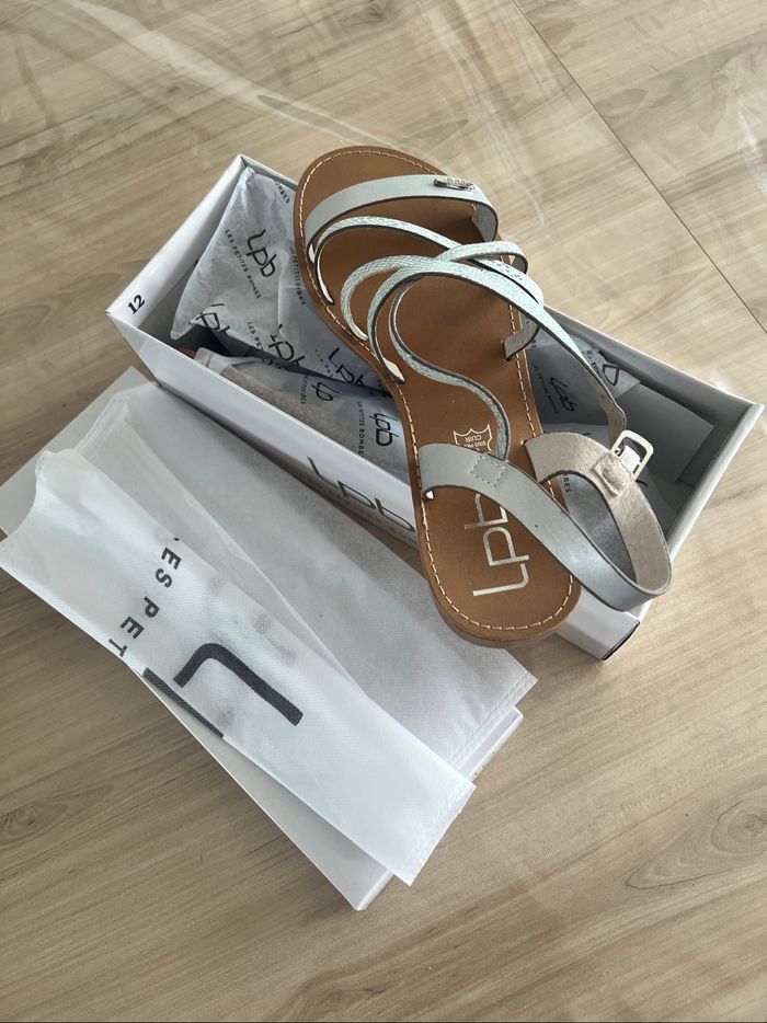 Sandales neuve les petites bombes taille 41 - photo numéro 2