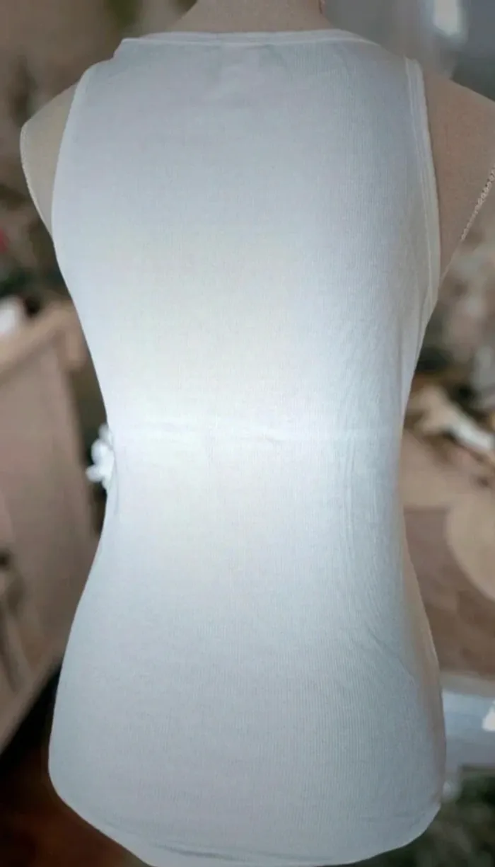 Debardeur blanc avec fleur côté ActiveWear Taille 42/44 Neuf - photo numéro 4