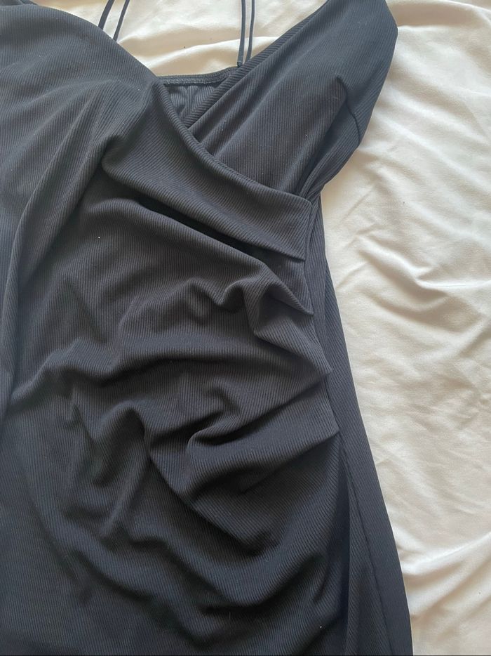 Robe noire - photo numéro 3