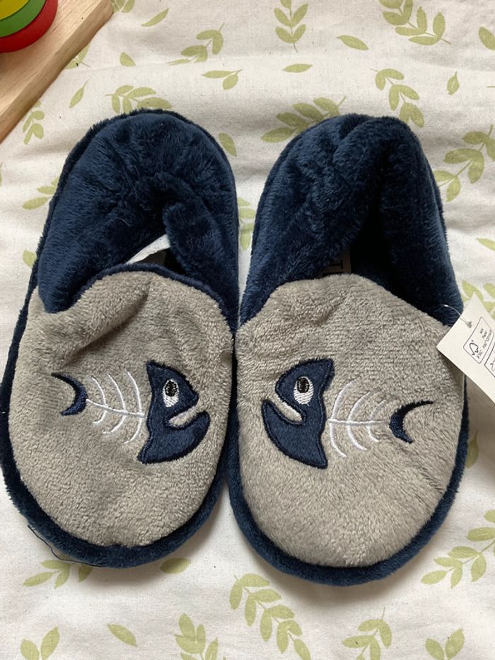chaussons gris et marine taille 25 tex - photo numéro 2