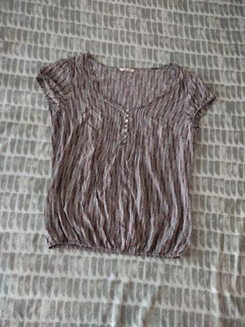 Haut tee-shirt décolleté col v gris motif rond camaïeu taille 40