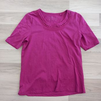 T-shirt femme à col en V violet C&A taille S