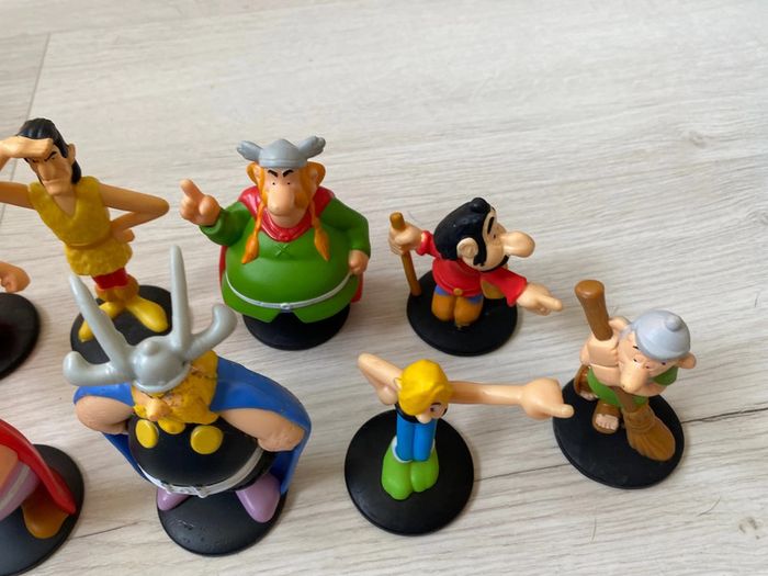 12 Figurines Astérix et Obelix - photo numéro 3