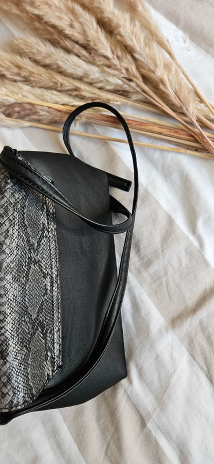 Sac bandoulière imitation peau de serpent - photo numéro 2