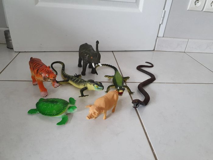 Lot de 7 figurines animaux plastiques LUC - photo numéro 2