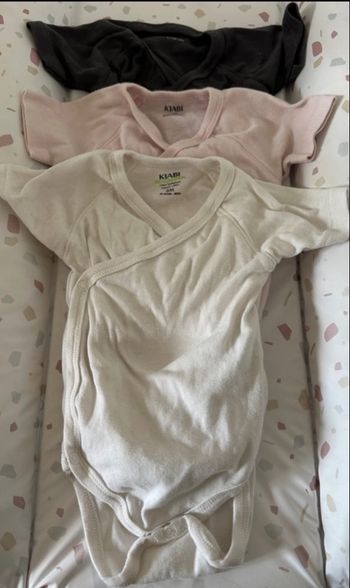 Lot de 3 bodies 6 M 