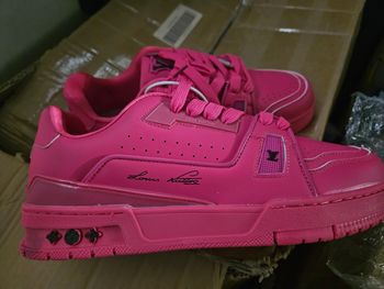 Basket chaussure  taille 43 neuve rose