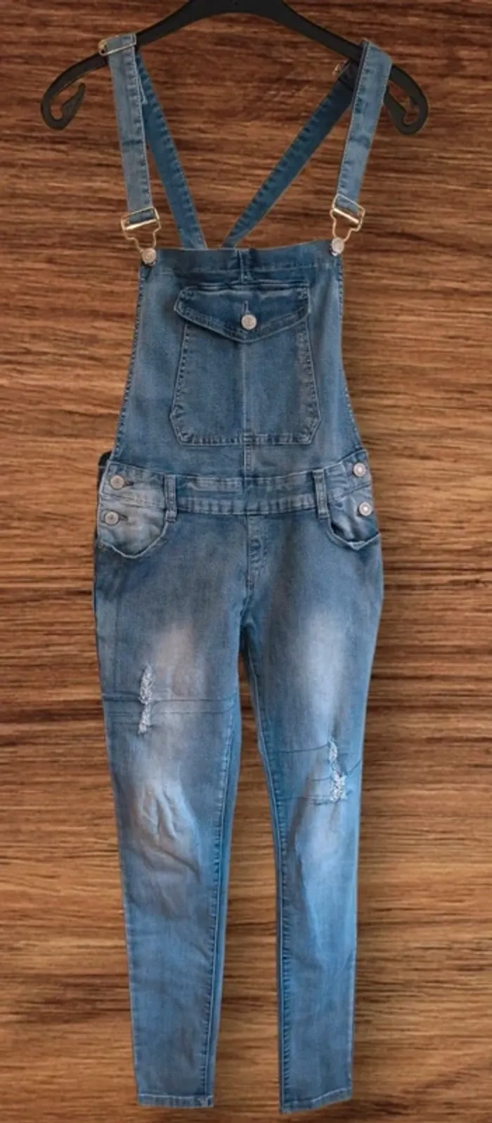 Salopette en jean taille S - Style décontracté & tendance ! 👖