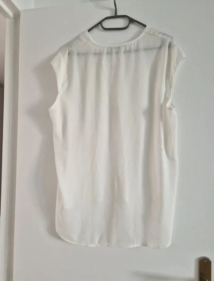 2 Blouses sans manches - photo numéro 3