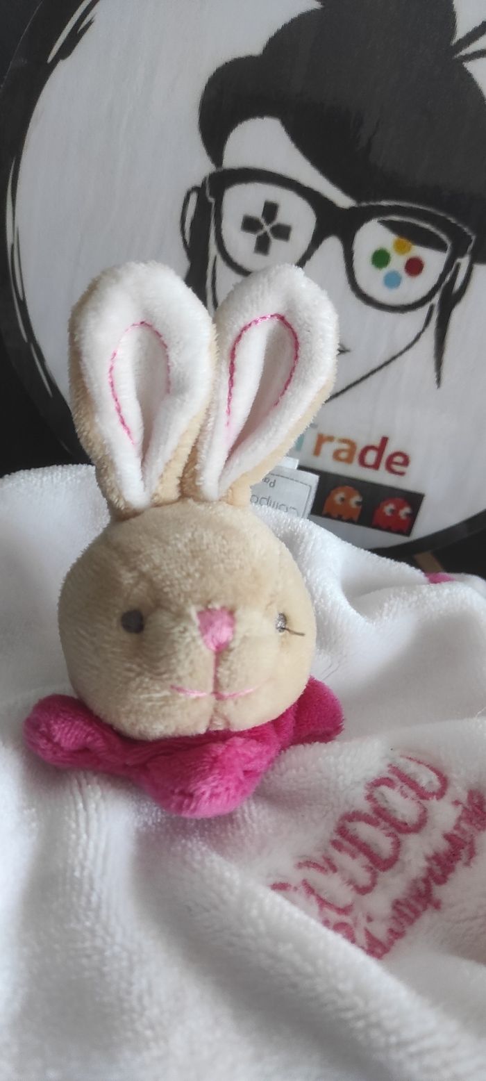 Mini doudou et compagnie plat lapin blanc rose DC3385 acidulé fraise marron carré - photo numéro 3