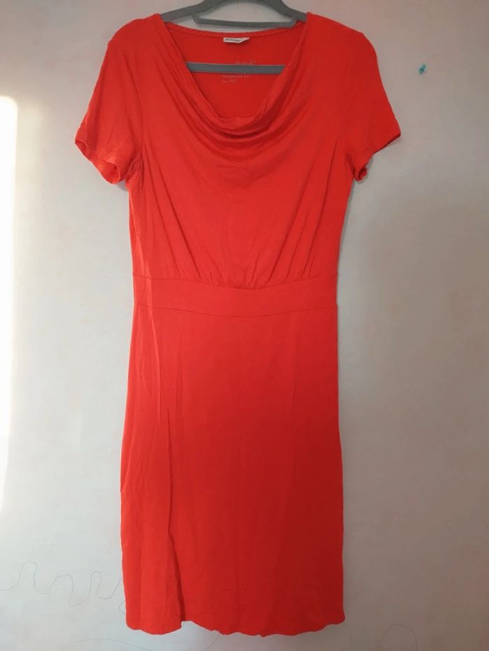 Robe élégante et sobre