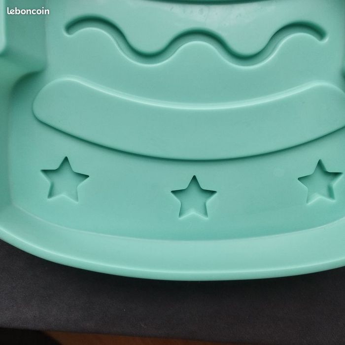 Moule en silicone forme gâteau festif Neuf - photo numéro 3