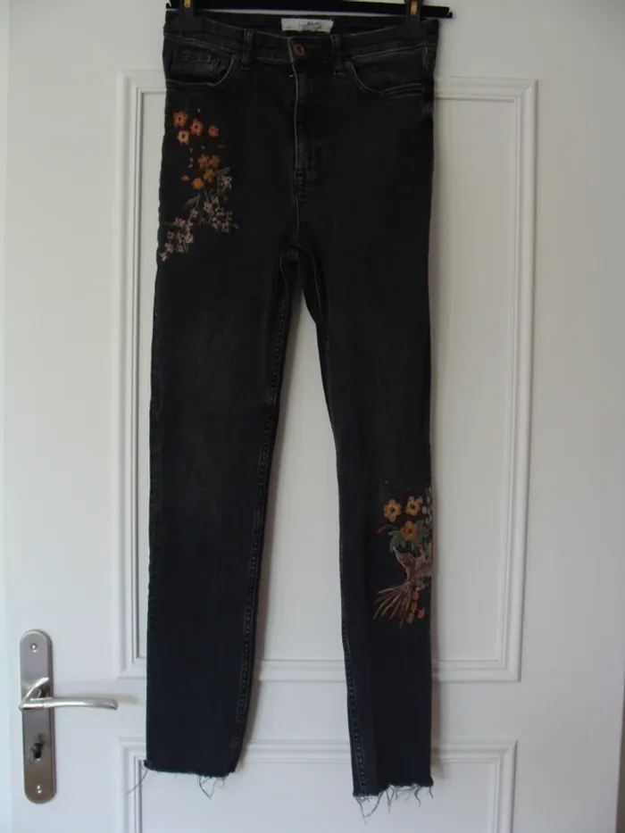 Jean noir fleuri
