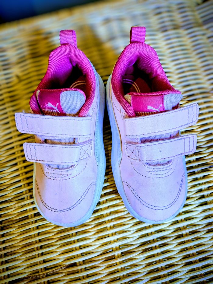 Baskets à scratch, roses, puma pointure 22