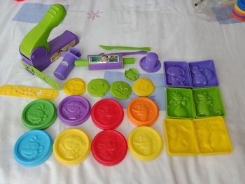 Lot d'accessoires Dora l'exploratrice
pour pâte a modeler