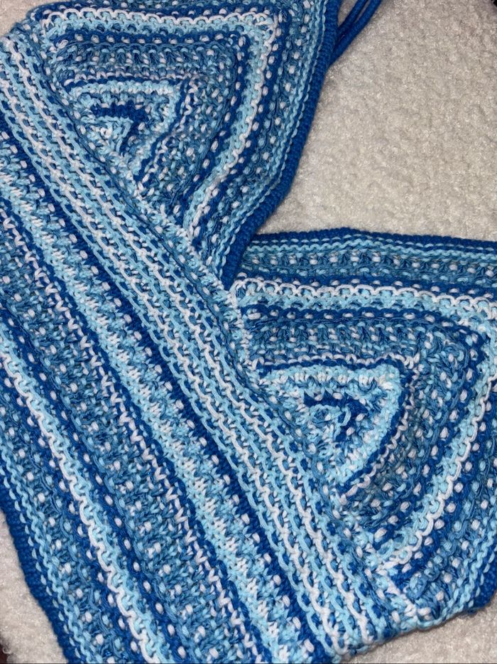 Crop top en maille bleu - photo numéro 2