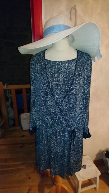 Superbe robe coeur croisé Mado et les autres taille 3 soit 42