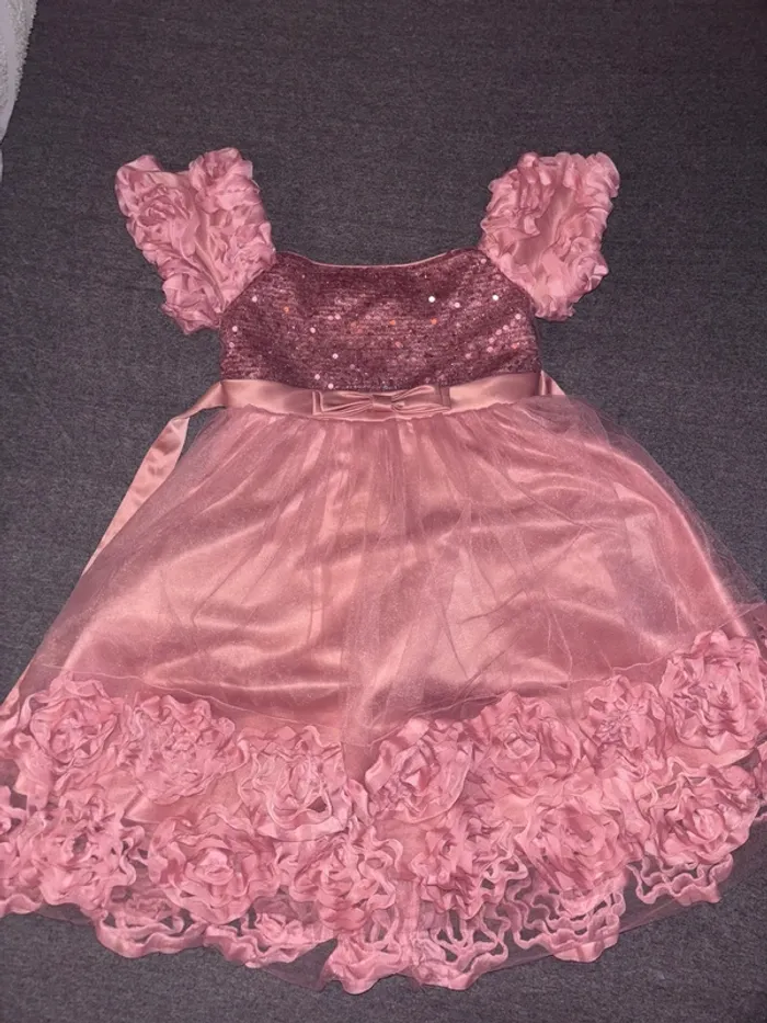 Grosse robe cérémonie fille