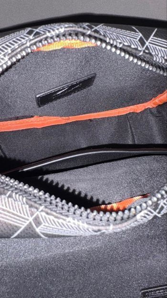 Sacoche Lacoste - photo numéro 2