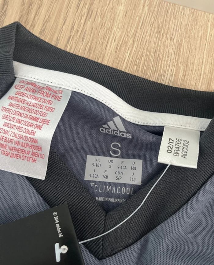 Kit junior maillot Benfica extérieur taille 9-10 ans neuf dans sa boîte - photo numéro 6