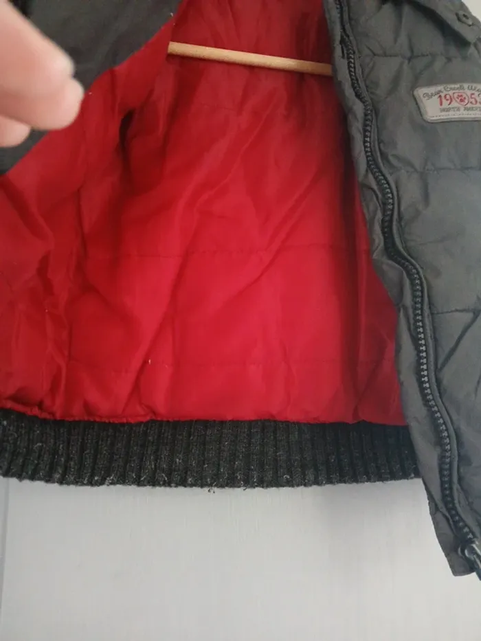 Blouson gris et rouge - photo numéro 5