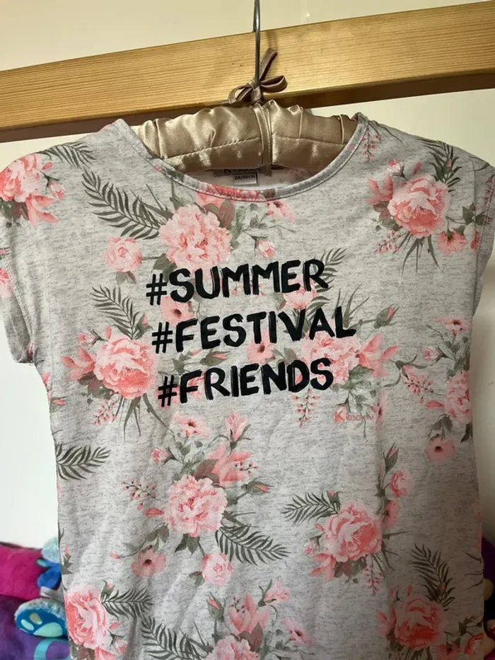 T shirt fleuris - photo numéro 2