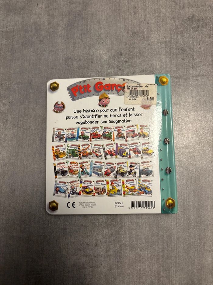 Livre, petit garçon, le scooter de Walter - photo numéro 3