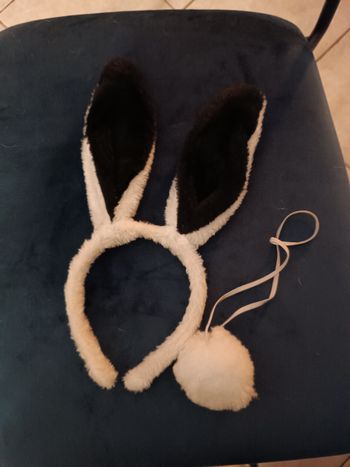 Oreillle et queue de lapin pour déguisement