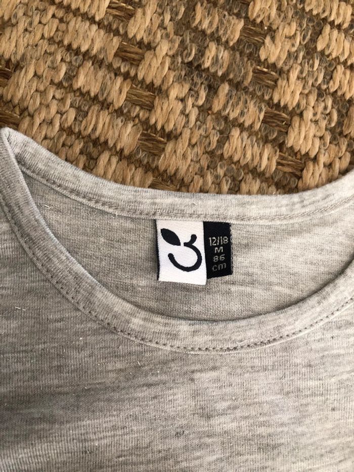 T-shirt taille 12/18 mois (86 cm) - photo numéro 2