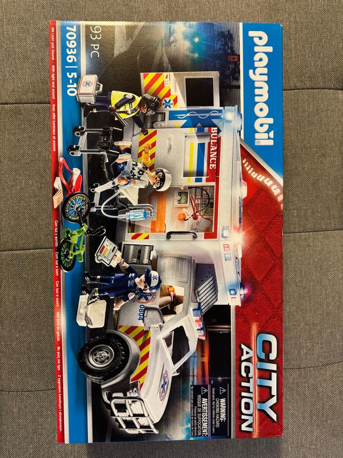 Playmobil 70936 Ambulance de secours – City Action – Neuf scellé, sirène + figurines