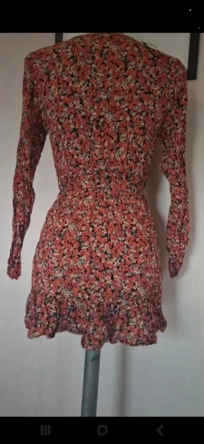 Belle robe fleurie été pull and bear taille 36 - photo numéro 3