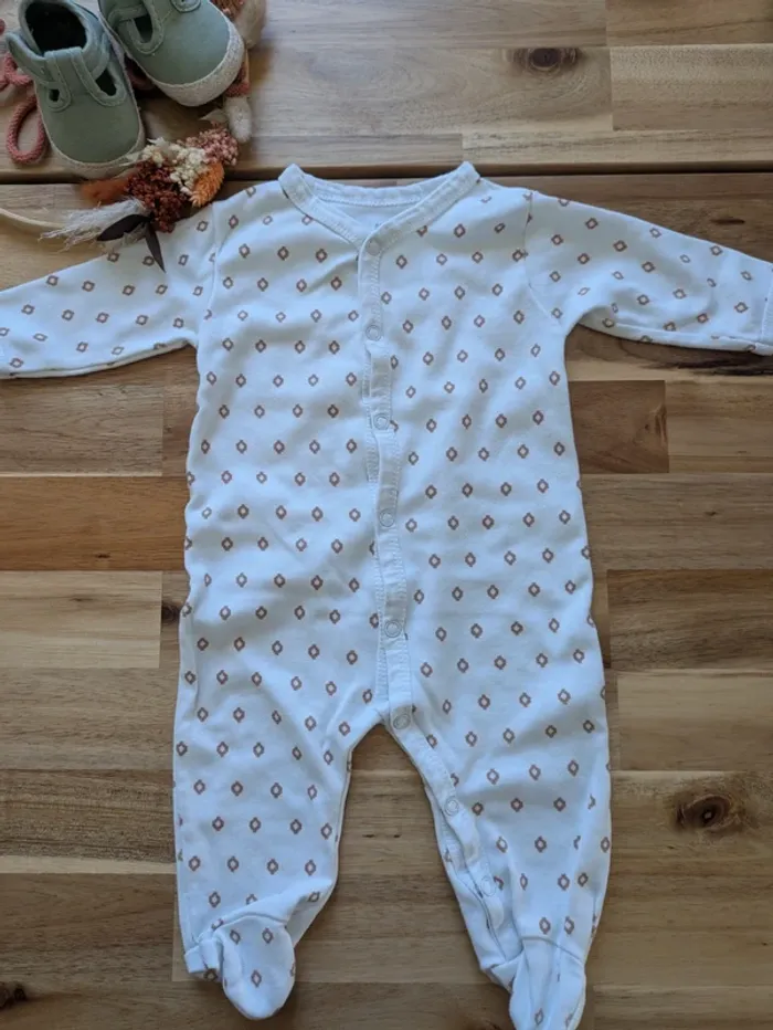 Lot 2 pyjamas fin 3 mois - photo numéro 6