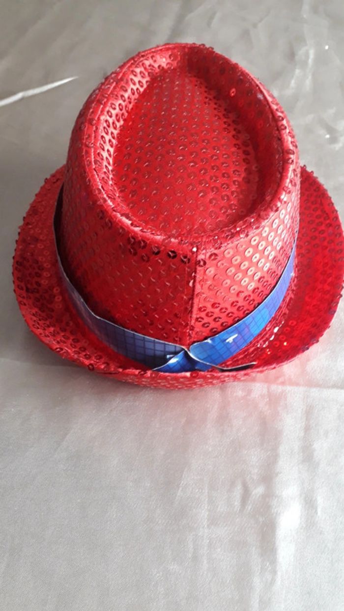 Chapeau rouge à sequins - Lumineux - photo numéro 3