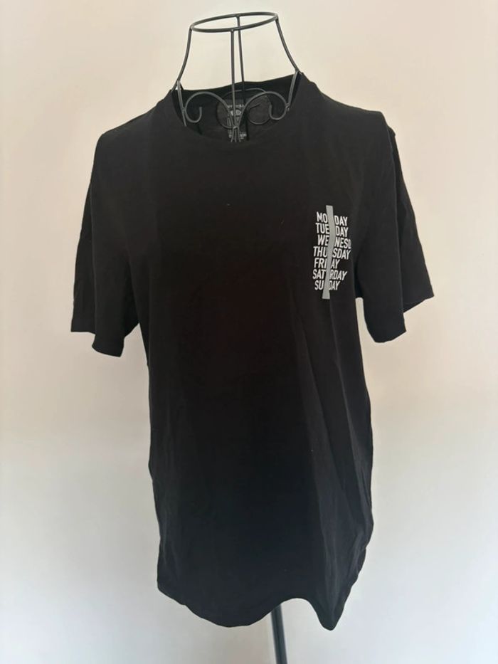 🚨 À vendre : T-shirt noir Nyamba Decathlon 🚨