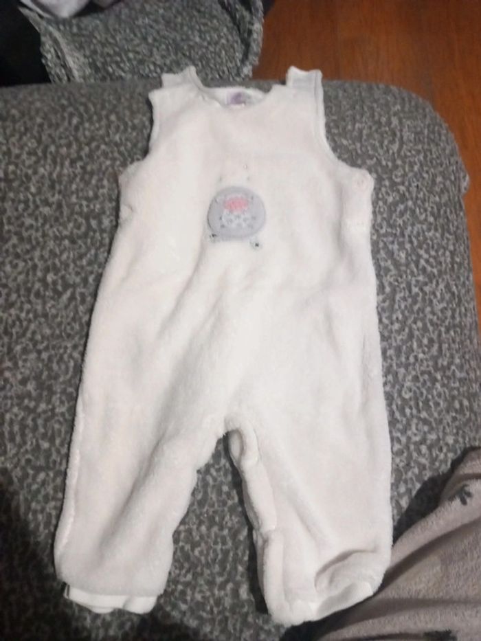 Pyjama taille 74cm 3 suisses - photo numéro 1