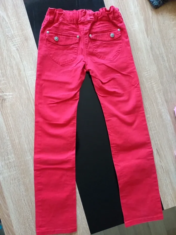 Jeans rouge 10 ans - photo numéro 3