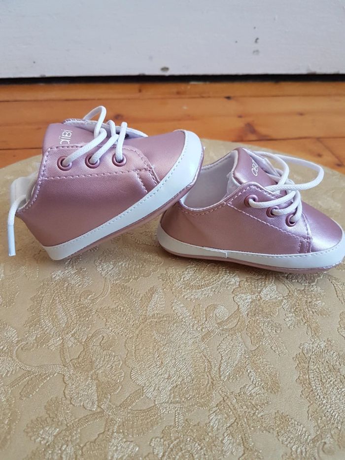 Chaussures bébé fille taille 6/12 mois - photo numéro 2