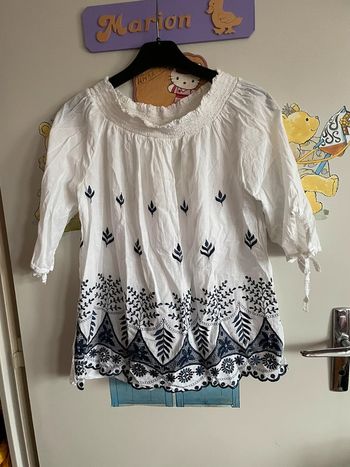 Top à épaules découvertes blanc à motifs, taille S