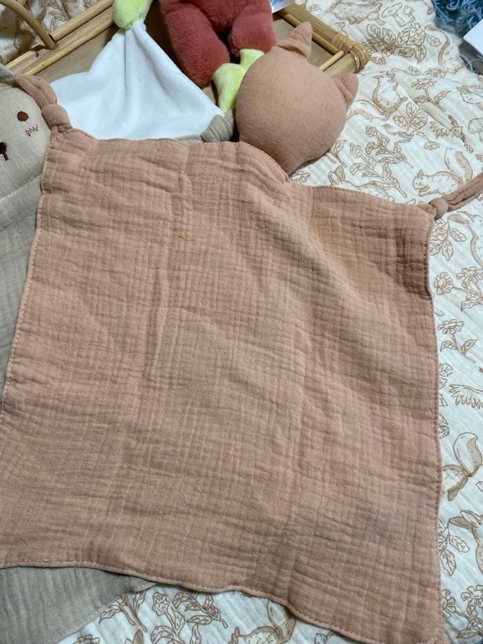 Doudou chat de couleur en gaze de coton neuf - photo numéro 3