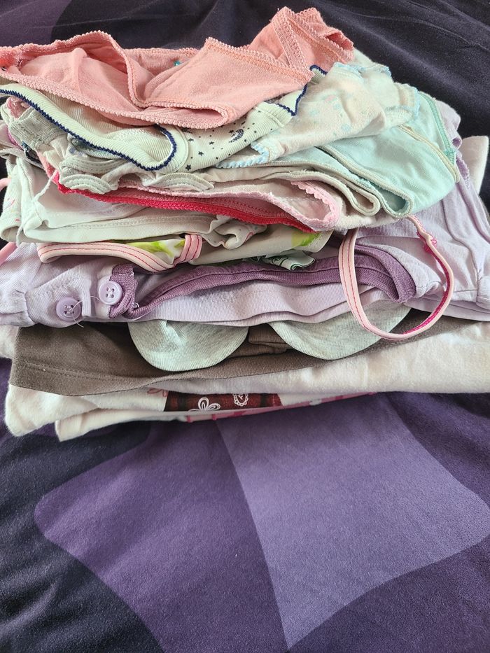 Lot vêtements tâché 2 ans