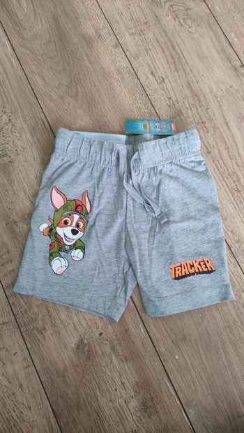 Short neuf pat patrouille. Taille 2-4 ans.