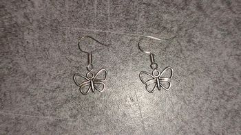 Boucles d'oreilles pendantes fantaisie métal argenté papillons