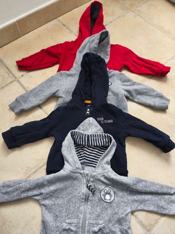 Lot 4 gilets zippés garçon 6 mois