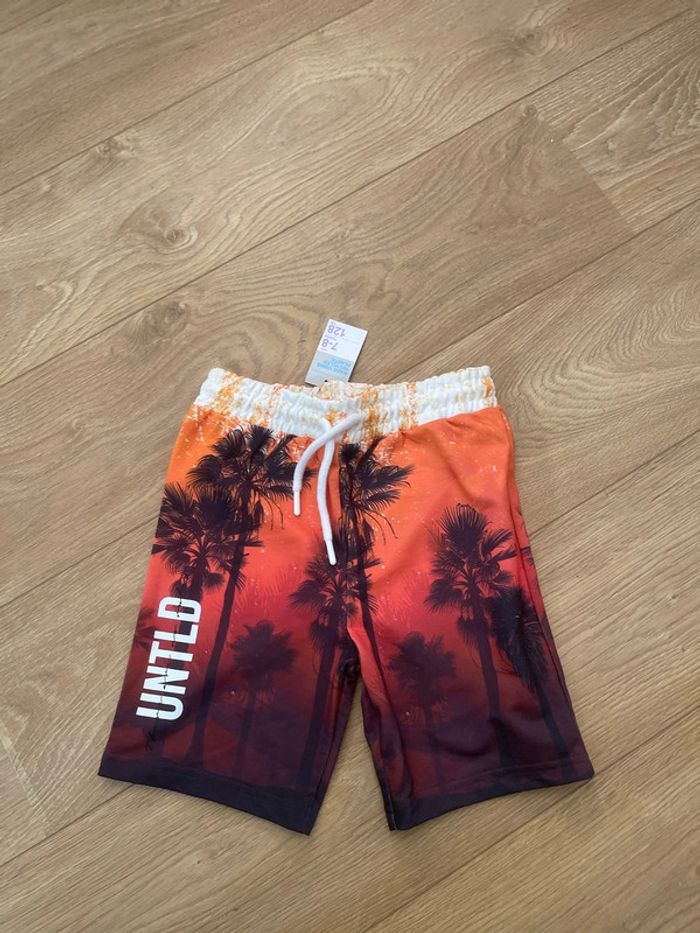 Short 7/8 ans neuf